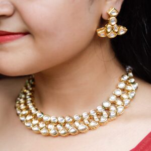 Ayani Kundan Neckpiece With Earring
