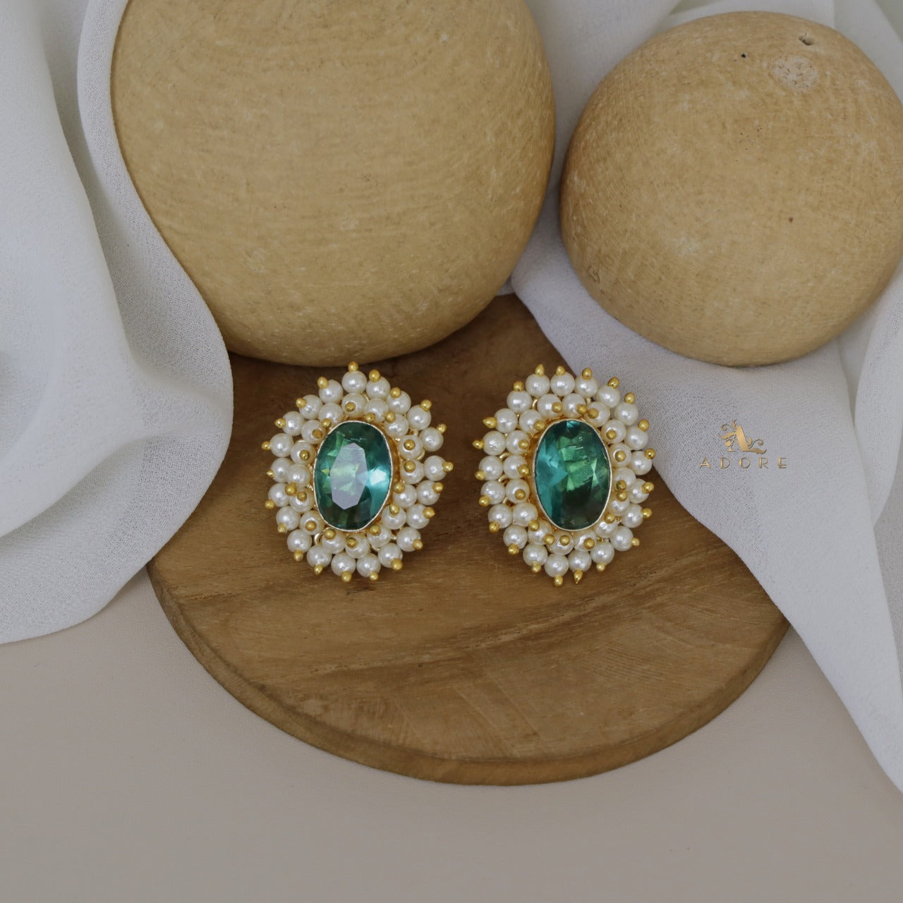 Ahelia Glossy Oval Cluster Pearl Earring - Image 23