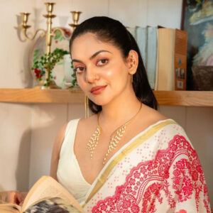 Ahaana Golden Chain Pearl Neck Cuff