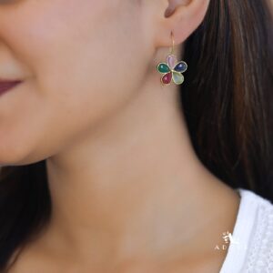 Toya Glossy Flower Drop