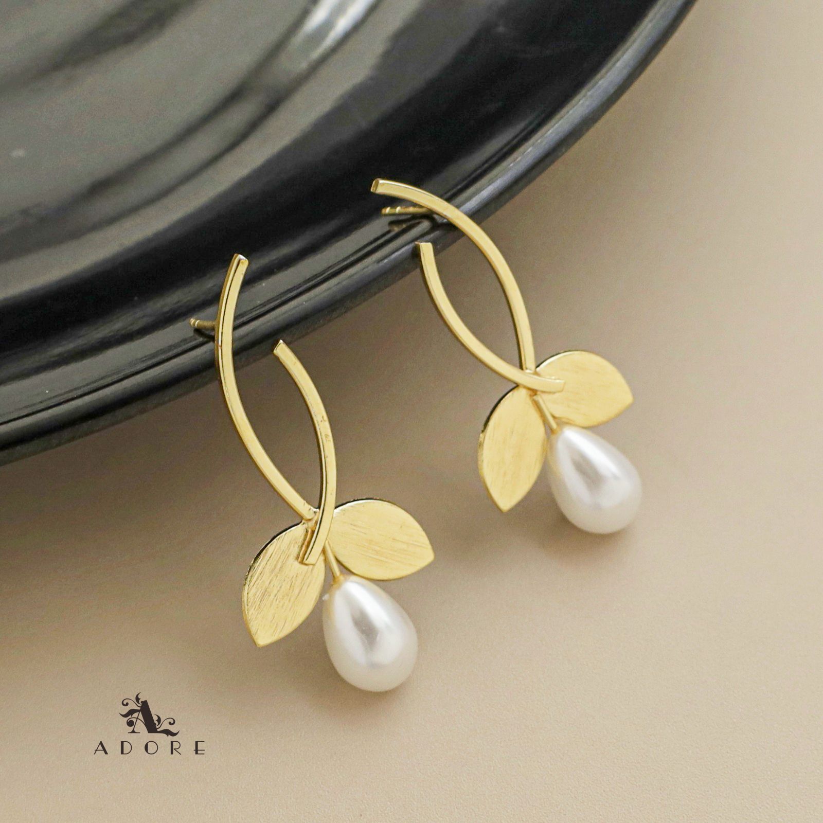 2 Leaf Emelia Earring With White Pearl (Medium) - Image 4